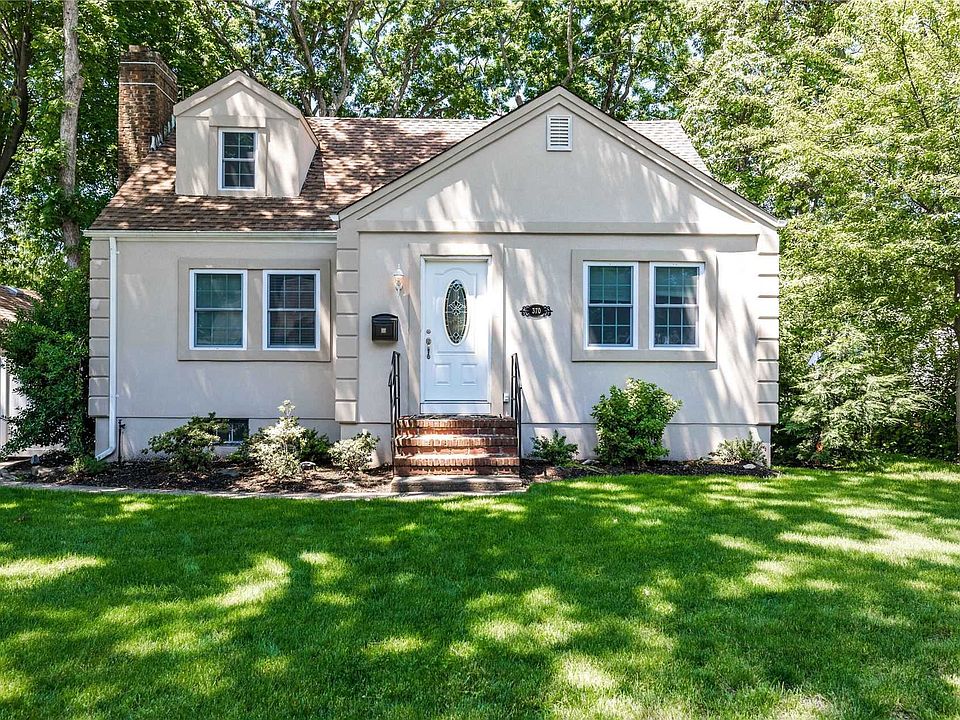 1st image of 370 Seaford Ave