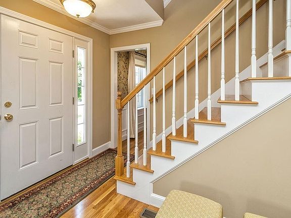 4th image of 9 Tecumseh Dr