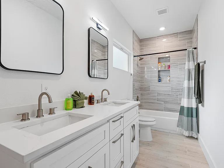 4013 Legend Trl — Photo 14