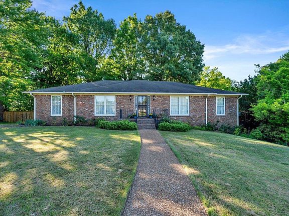 4th image of 422 Robinhood Dr