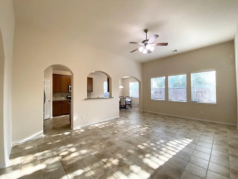 8922 Cedar Mound Ln — Photo 5