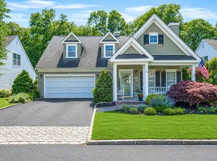 116 Golden Spruce Dr, Calverton, NY 11933