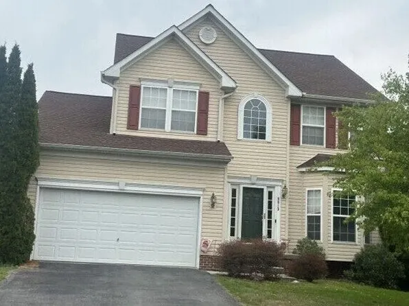 9913 Saint Roberts Dr, Hagerstown, MD 21740