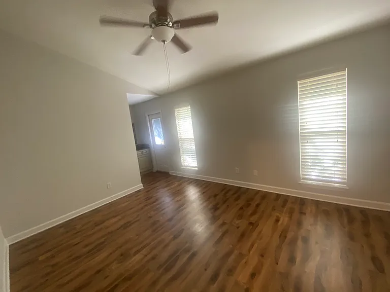 210 Long Plantation Blvd #V — Photo 8
