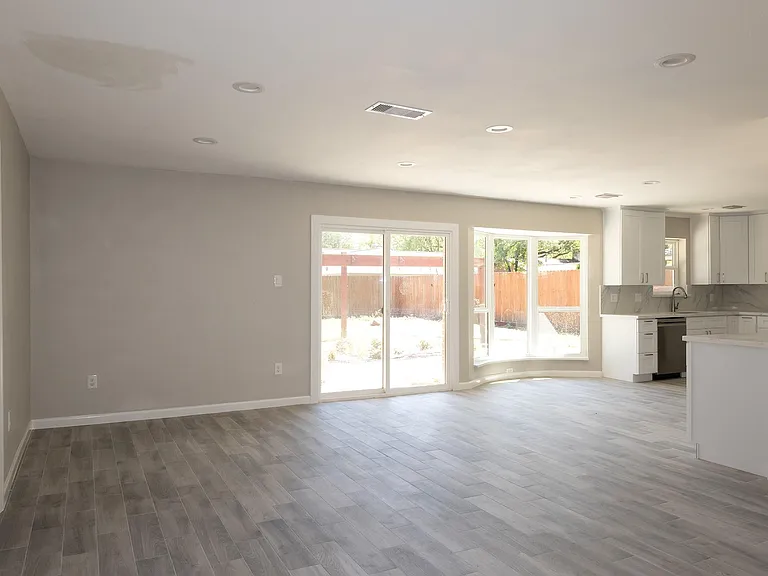 8335 Langdon Ln — Photo 17
