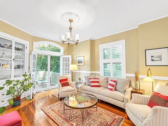 4th image of 33 Boylston St #1