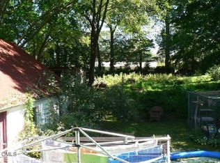 1710 Chopsey Hill Rd, Bridgeport, CT 06606