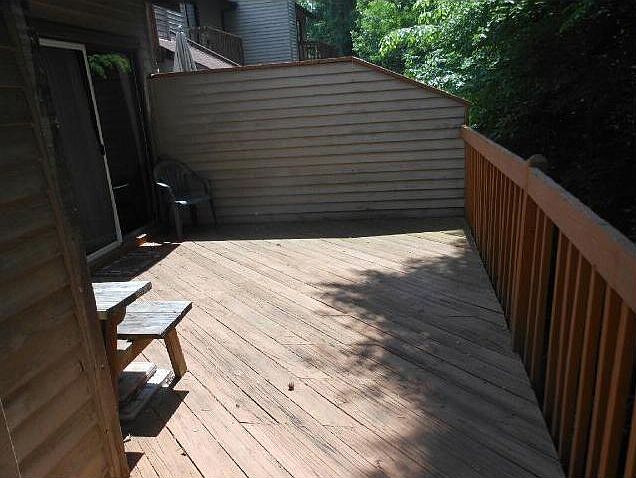 1st image of 215 Bridgewater Dr