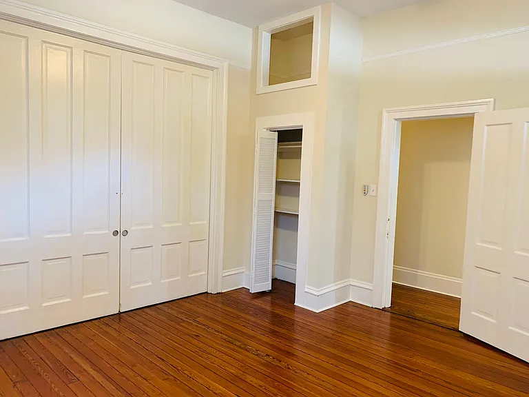 903 Montgomery St — Photo 11