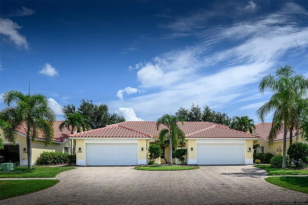 2 bed, 2.0 bath, 1451 sqft, $4,200 — Photo 1