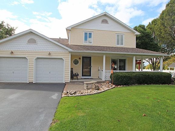 3rd image of 22 Carriage Ln