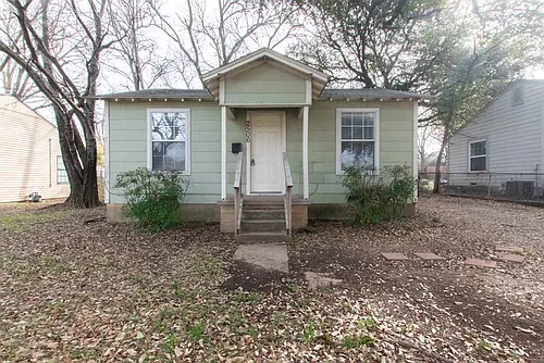 2506 N Elm St Photo 1