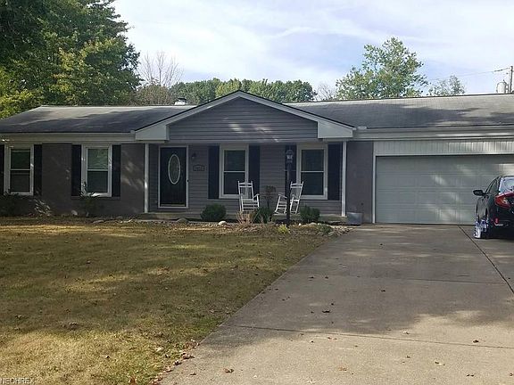 2nd image of 3935 Greenmont Dr SE