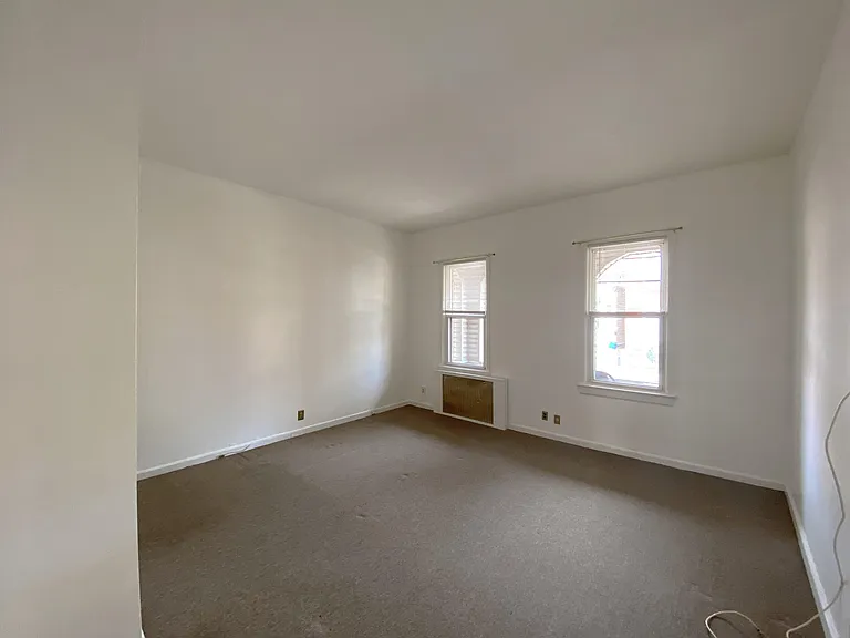 14 W 16th St — Photo 16