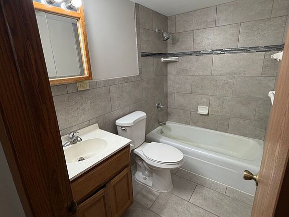4th image of 1532 10th St SE #8C