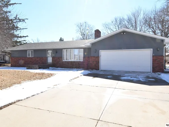 415 Florence St, Beatrice, NE 68310