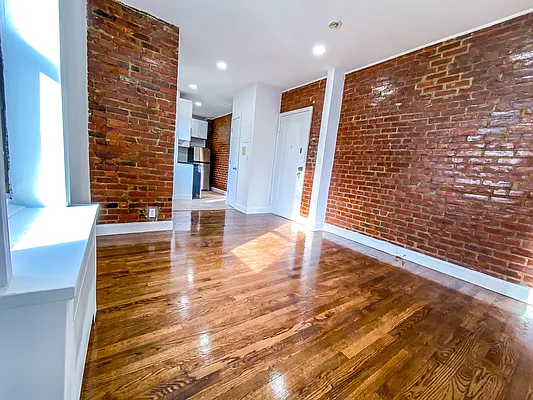 Rented by Voro New York | media 77