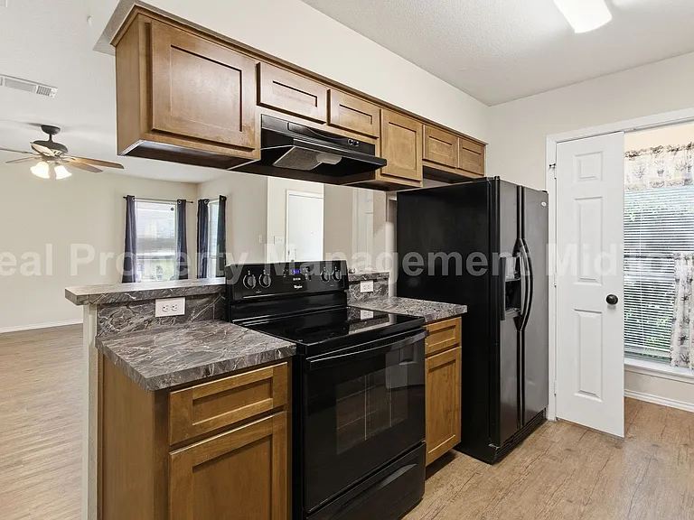 2307 Monte Carlo Dr — Photo 8