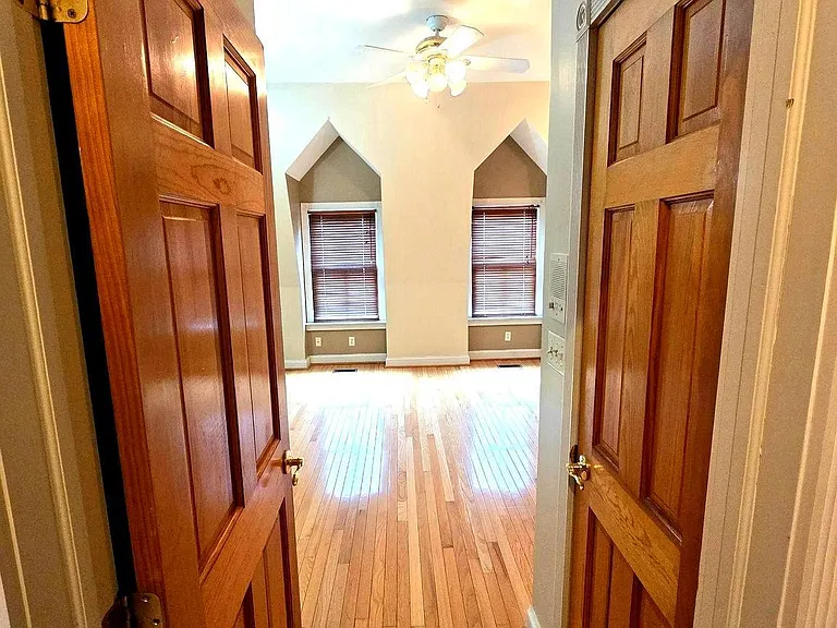 704 S Bond St — Photo 17