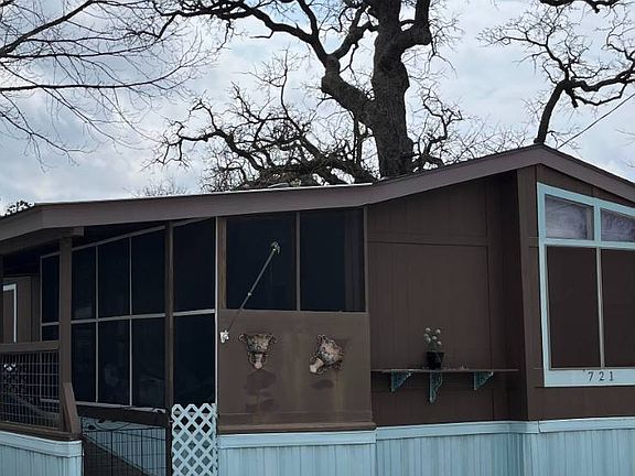 3rd image of 721 Irene Dr