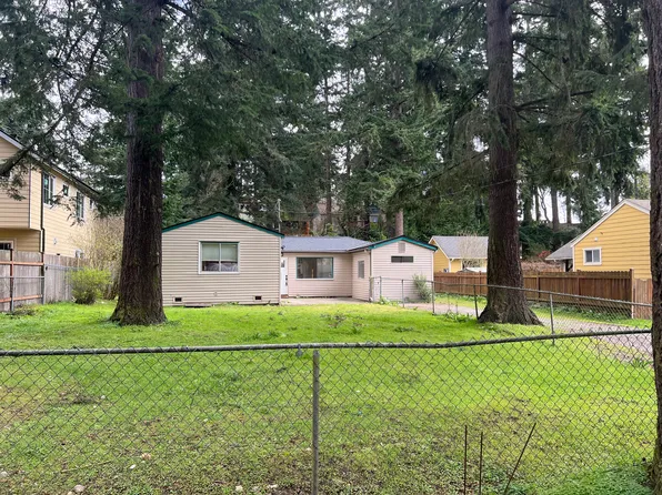 13728 Stone Ave N, Seattle, WA 98133