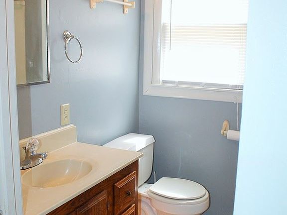 5th image of 195 King St APT B