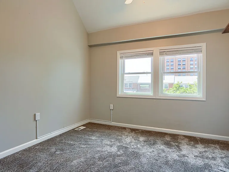 1207 Anglesea St — Photo 9