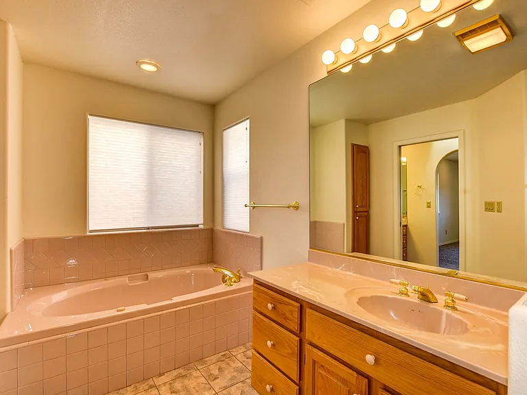 1911 Atlantic Ave — Photo 17