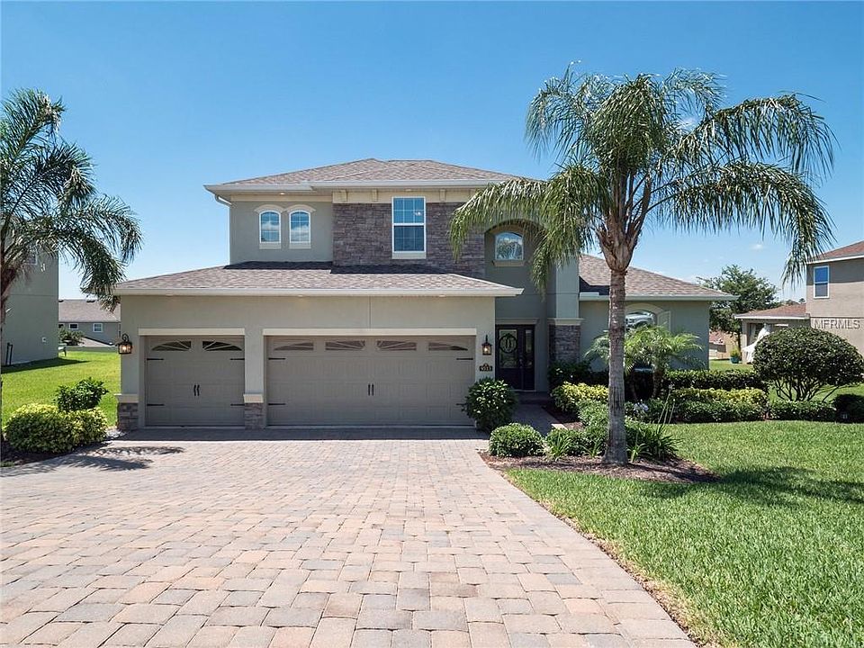 1st image of 9513 Royal Vista Ave