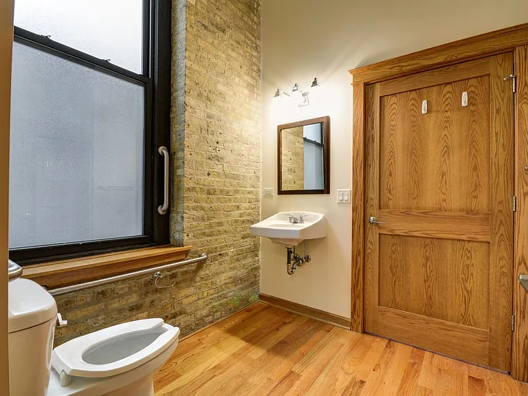 123 N Jefferson St #2R — Photo 15