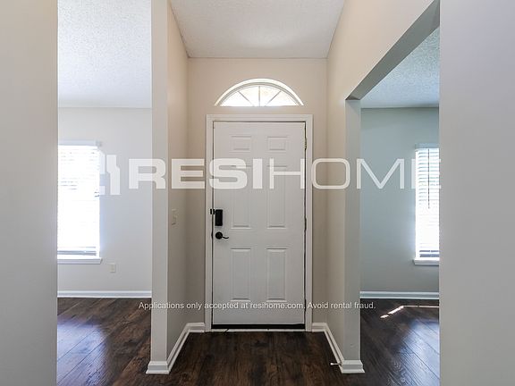 3rd image of 3061 Hickory Glen Dr