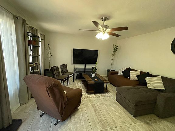 4th image of 6581 Calle La Paz Dr