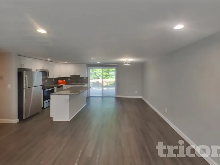 808 Ruxshire Dr — Photo 3