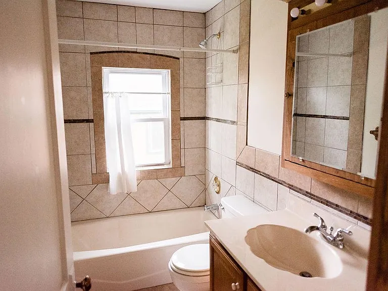 28W711 Ray St — Photo 22