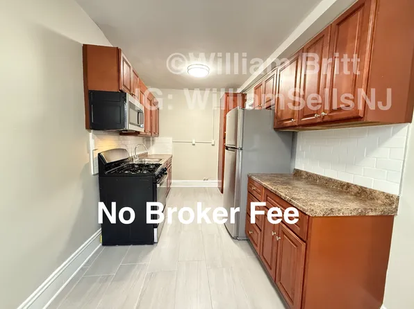 34-36 State St #1E, Teaneck, NJ 07666