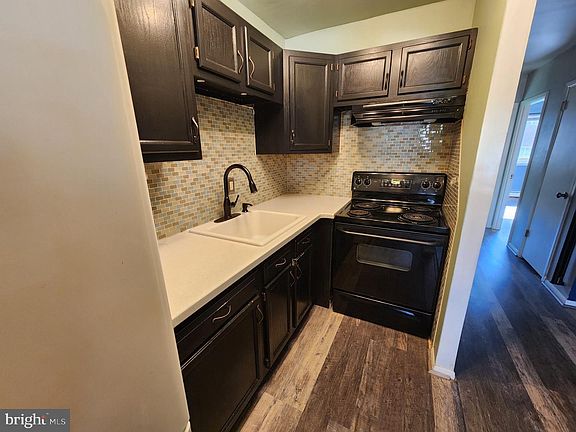 5th image of 447 Pine St APT J1