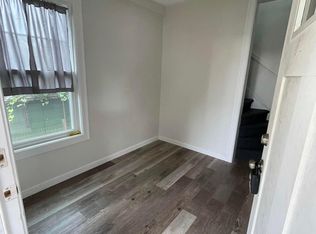 108 Majestic Ave FLOOR 2, Warwick, RI 02888