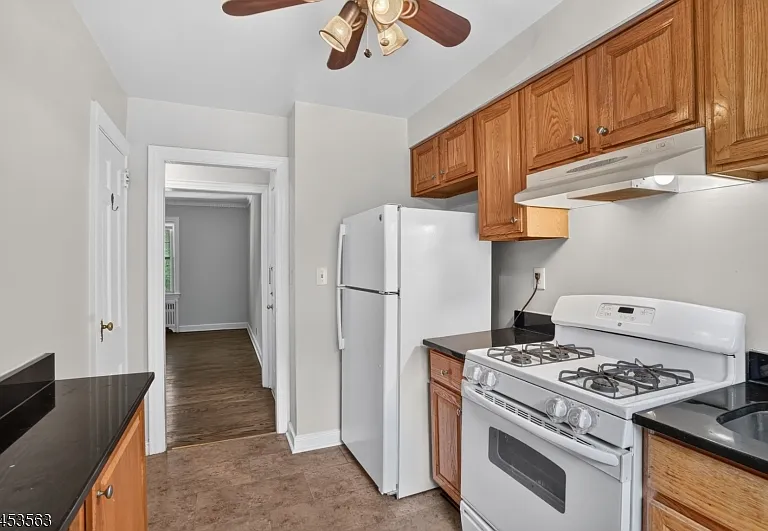 180 Summit Ave #E4 — Photo 3