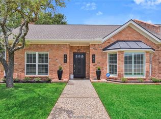 804 Lee Hollow Dr, Bryan, TX 77802