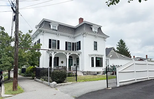 17 Linden St #B Photo 1