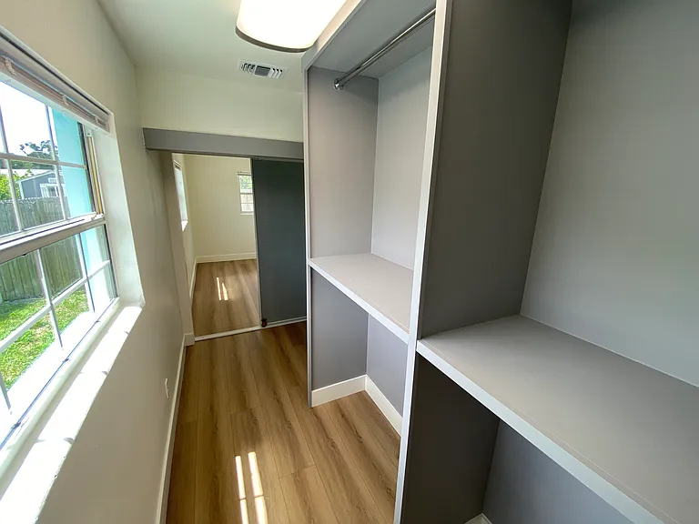 13614 Croft Dr N — Photo 18