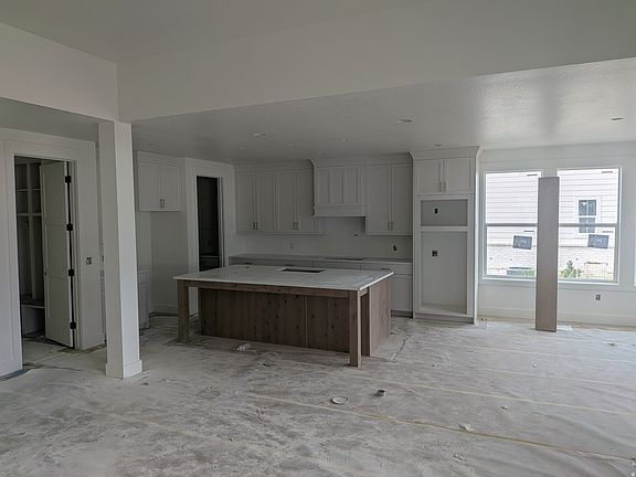 3rd image of 2771 W Aurora Ave