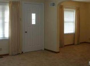 9740 Shuffle Dr, Saint Louis, MO 63123