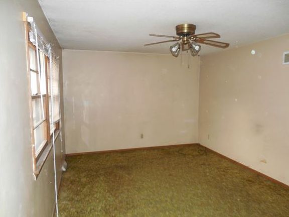 4th image of 1205 S 104th St