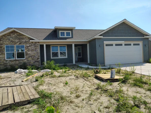 11658 Olive Lake Dr, West Olive, MI 49460