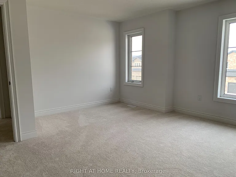 Amber Dr — Photo 20