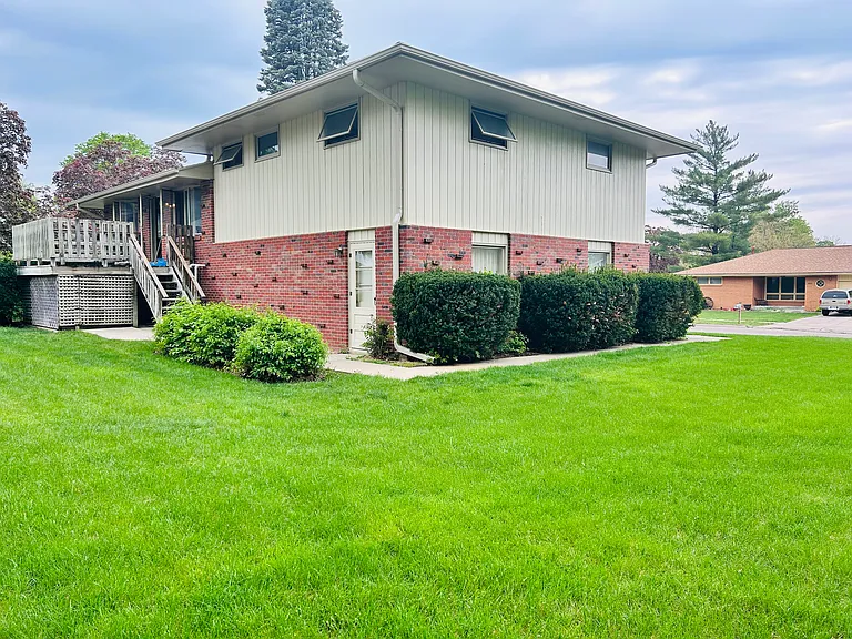 8001 Sandalwood Dr — Photo 29