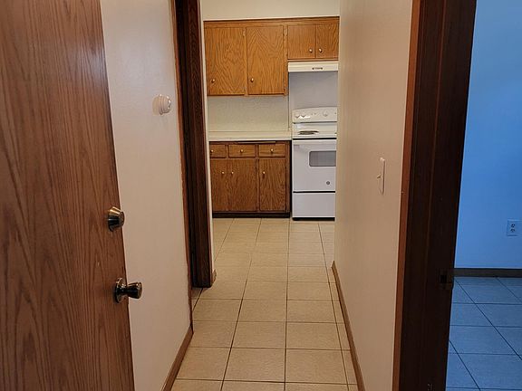 Entrance Hall/Bedroom