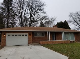 8166 N Cedarburg Rd, Milwaukee, WI 53209