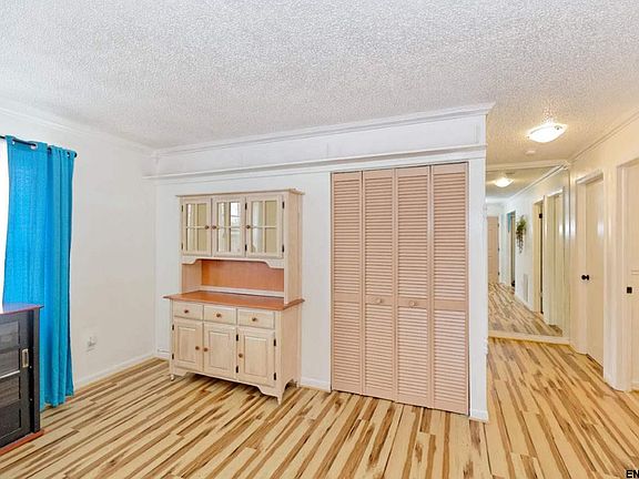 5th image of 25 Pine Ln #A